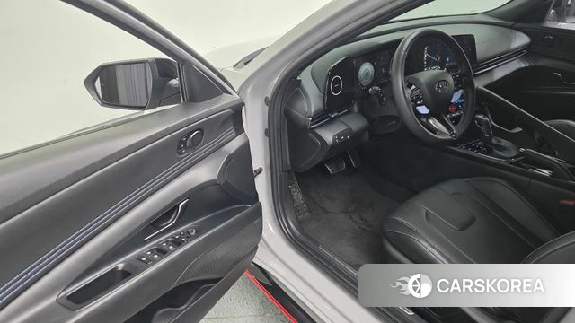 Hyundai Avante (CN7) 2022 Серебристо-серый из Кореи, фото 2