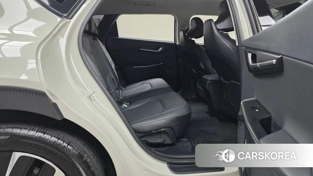 Kia EV6 2023 Жемчужный цвет из Кореи, фото 2