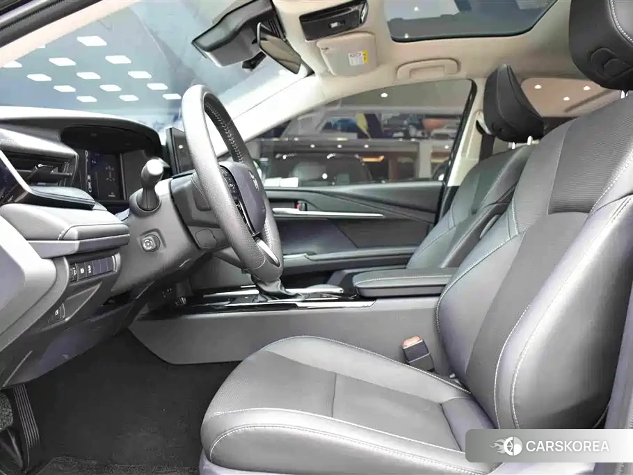 Toyota Camry 2024 Черный из Китая, фото 2