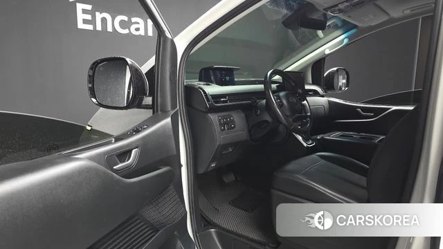 Hyundai Staria 2022 Белый из Кореи, фото 2