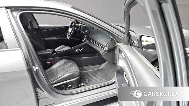 Hyundai The New Avante (CN7) 2023 Серый из Кореи, фото 2