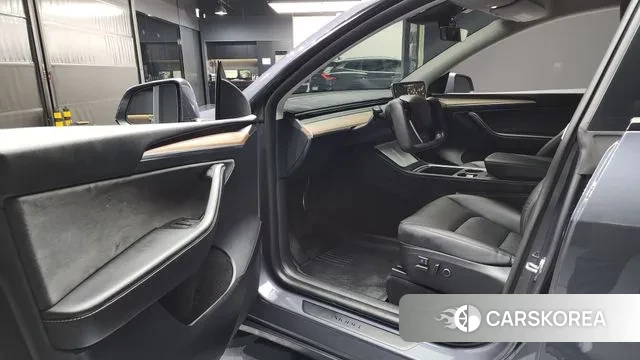 Tesla Model Y 2024 Серый из Кореи, фото 2