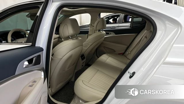 Genesis The New G70 2024 Белый из Кореи, фото 2