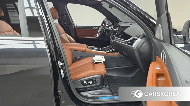 BMW X7 (G07) 2023 Черный из Кореи, фото 2