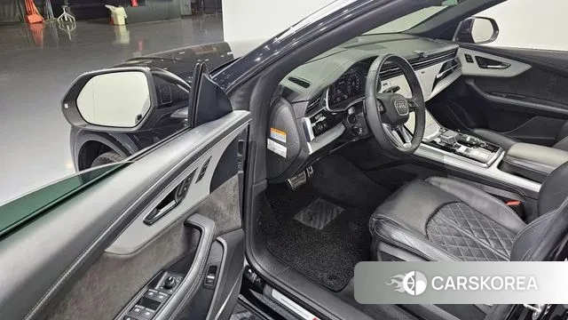 Audi Q8 (4M) 2022 Черный из Кореи, фото 2