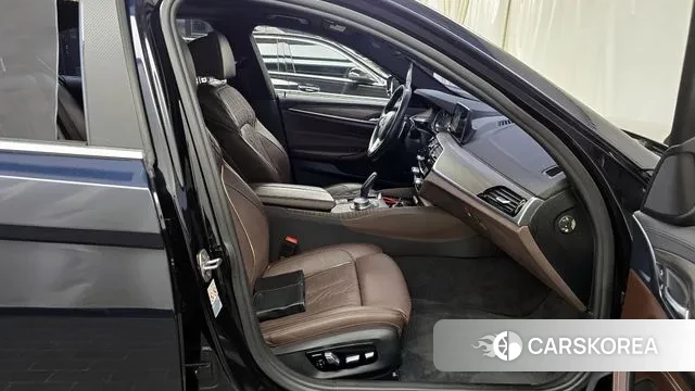 BMW 5 Series (G30) 2018 Синий из Кореи, фото 2