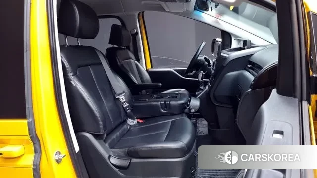 Hyundai Staria 2022 Желтый из Кореи, фото 2