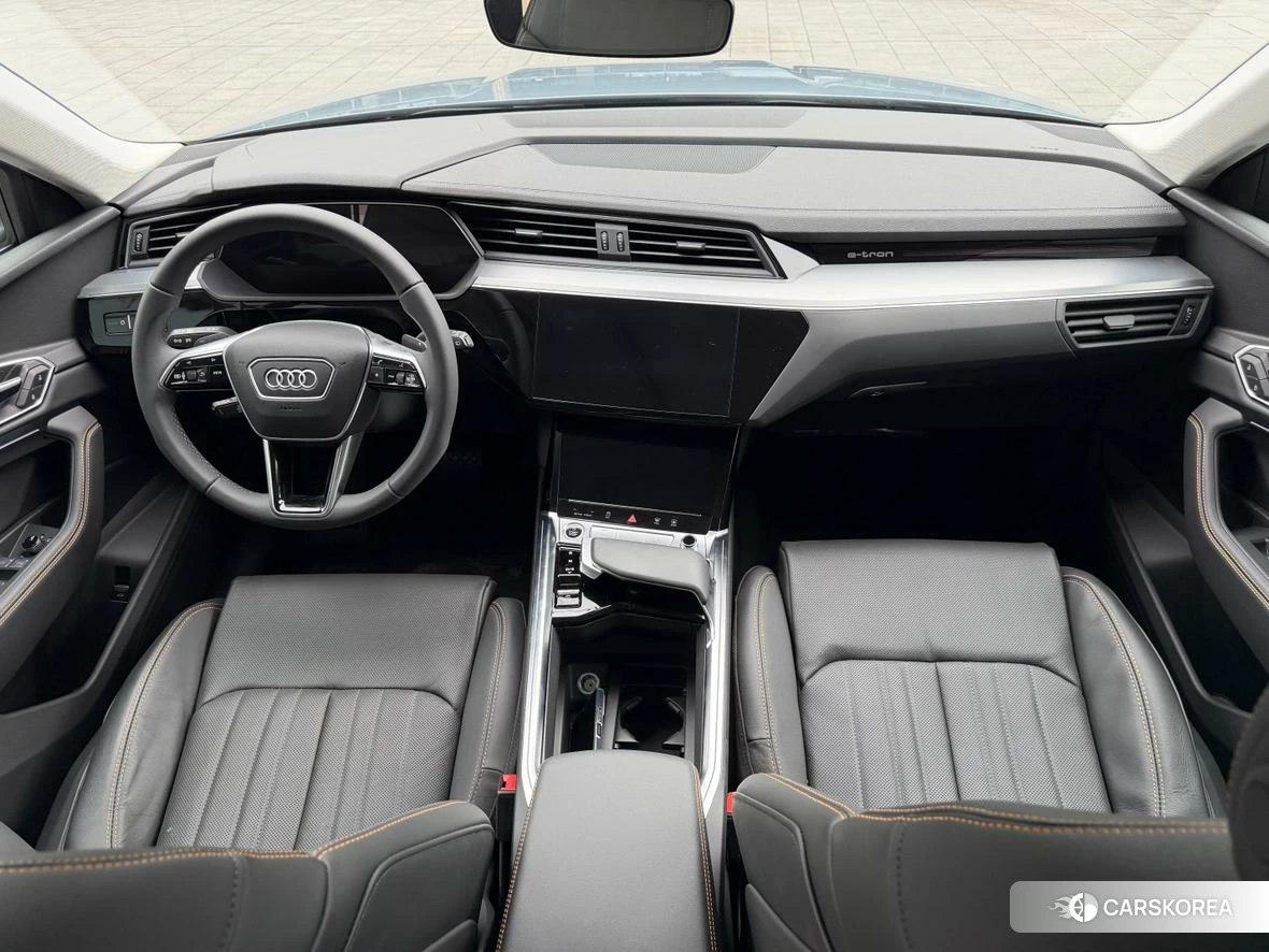 Audi e-tron 2021 Синий из Китая, фото 2