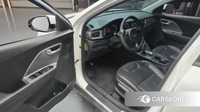 Kia Niro 2018 Белый из Кореи, фото 2