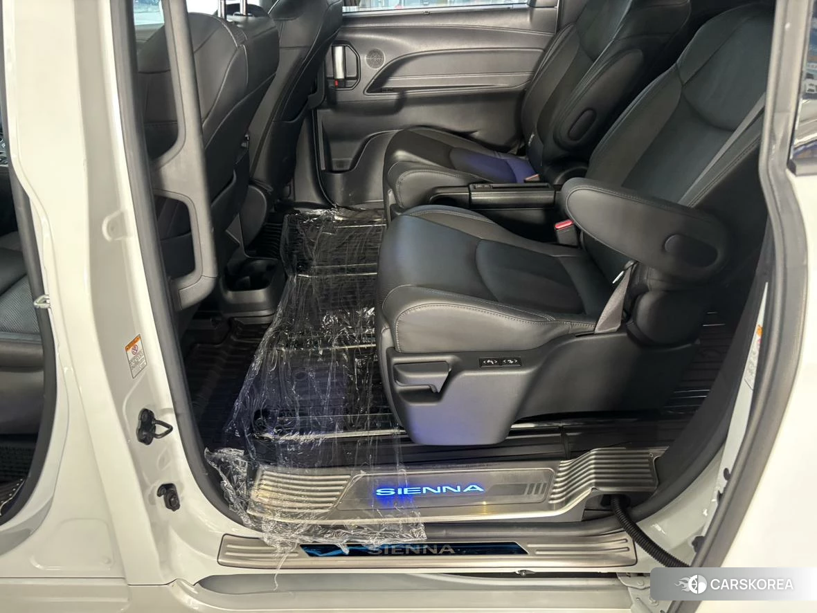 Toyota Saina 2021 Белый из Китая, фото 2