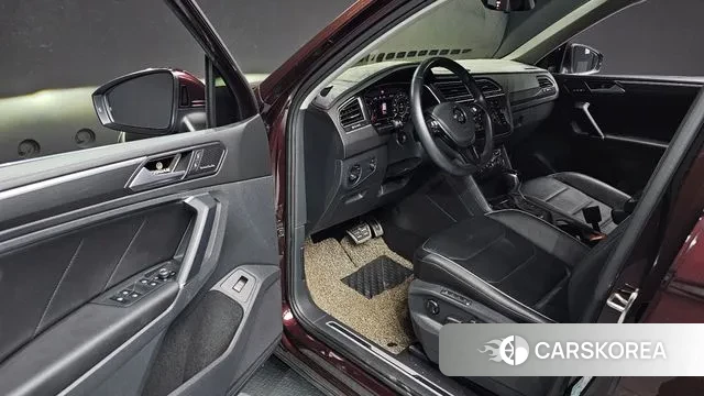 Volkswagen Tiguan second Generation 2018 Фиолетовый из Кореи, фото 2