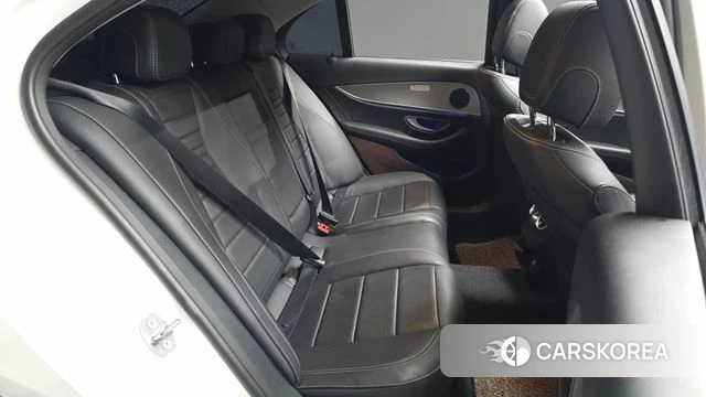 Mercedes-Benz E-Class W213 2018 Белый из Кореи, фото 2