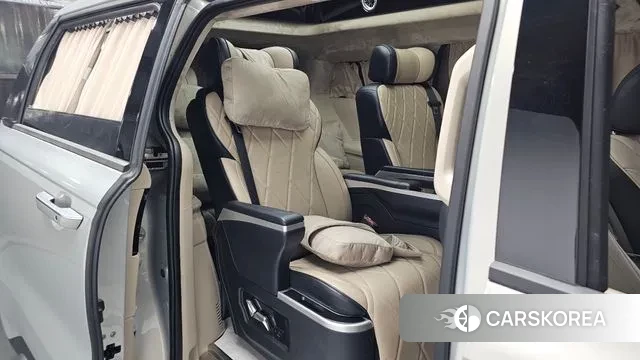 Kia The New Carnival 4th Generation 2024 Светло-серебряный цвет из Кореи, фото 2