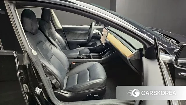 Tesla Model 3 2020 Черный из Кореи, фото 2