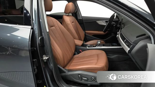 Audi A4 (B9) 2023 Серый из Кореи, фото 2