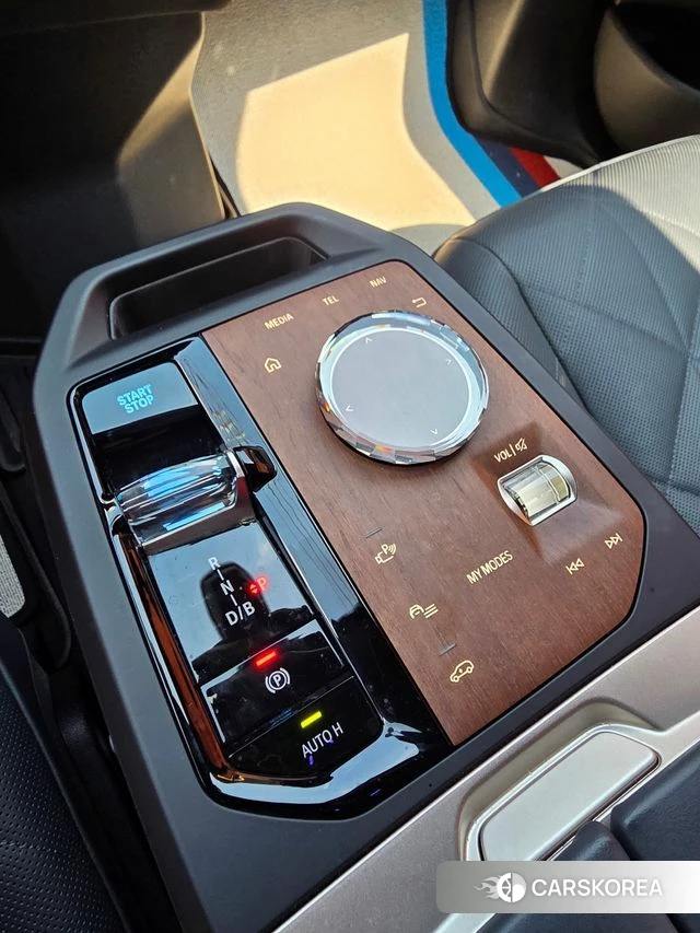 BMW iX 2024 Белый из Кореи, фото 2