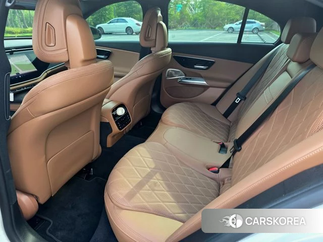 Mercedes-Benz E-Class W214 2024 Белый из Кореи, фото 2
