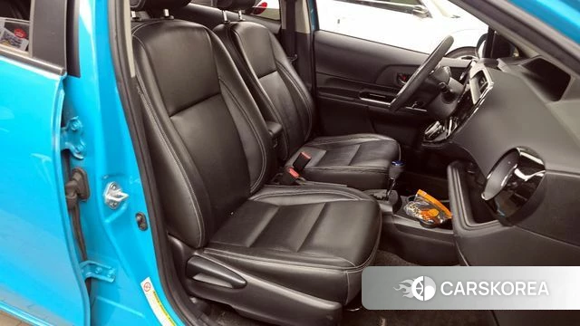 Toyota Prius C 2018 Небесно-голубой из Кореи, фото 2