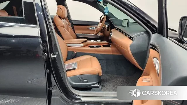 Genesis GV70 2021 Черный из Кореи, фото 2