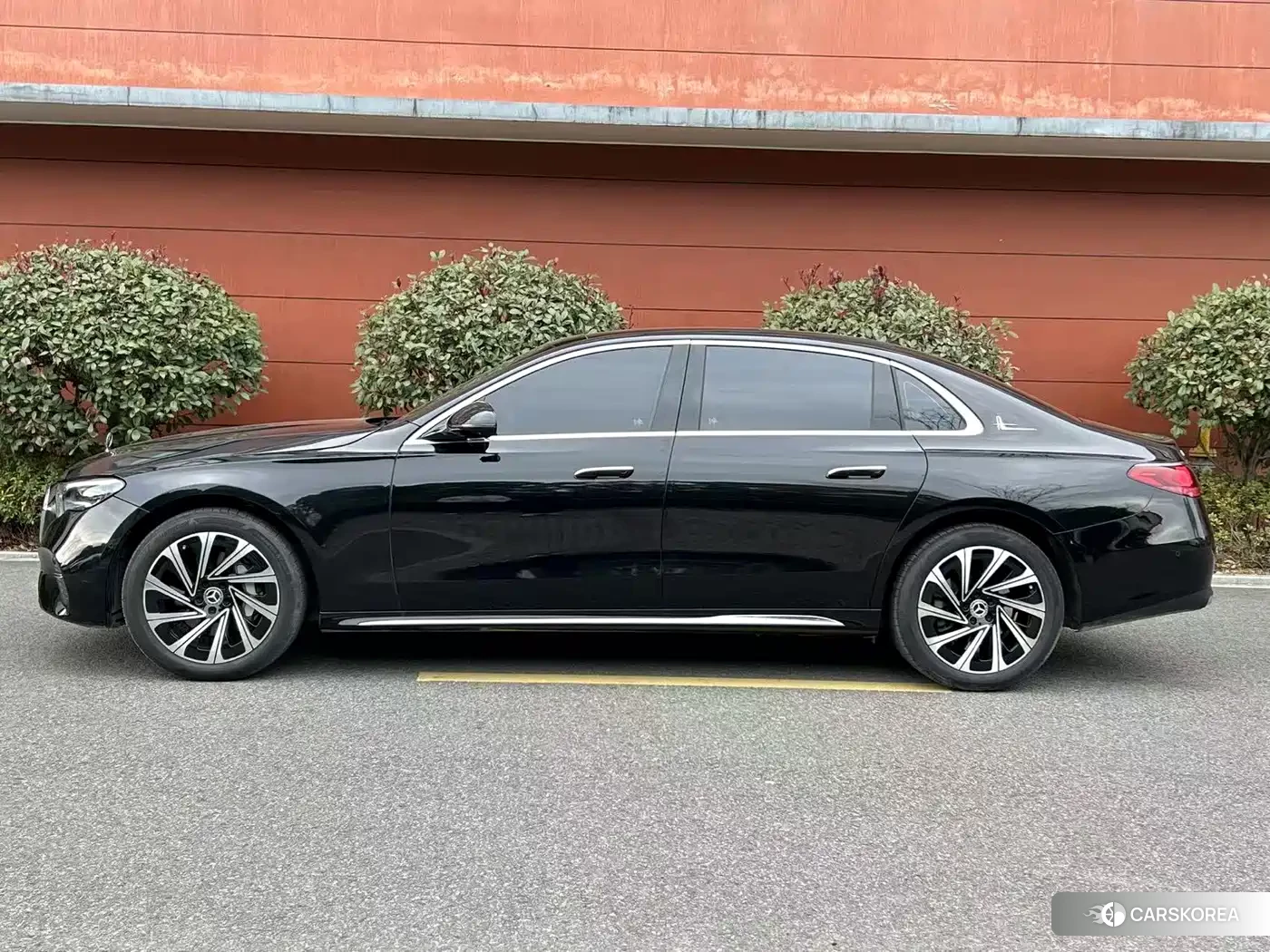 Mercedes-Benz E-Class 2024 Черный из Китая, фото 2