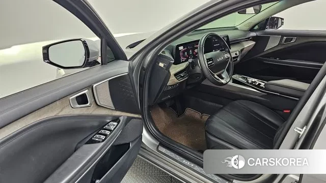 Kia K8 2024 Серебристо-серый из Кореи, фото 2