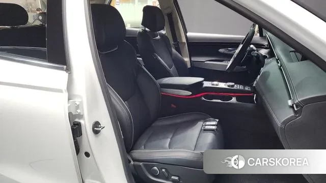 Genesis GV70 2022 Белый из Кореи, фото 2