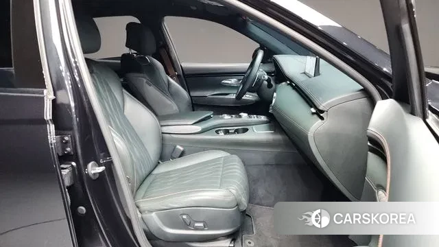 Genesis GV70 2021 Черный из Кореи, фото 2