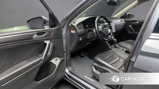 Volkswagen Tiguan Allspace 2020 Серый из Кореи, фото 2
