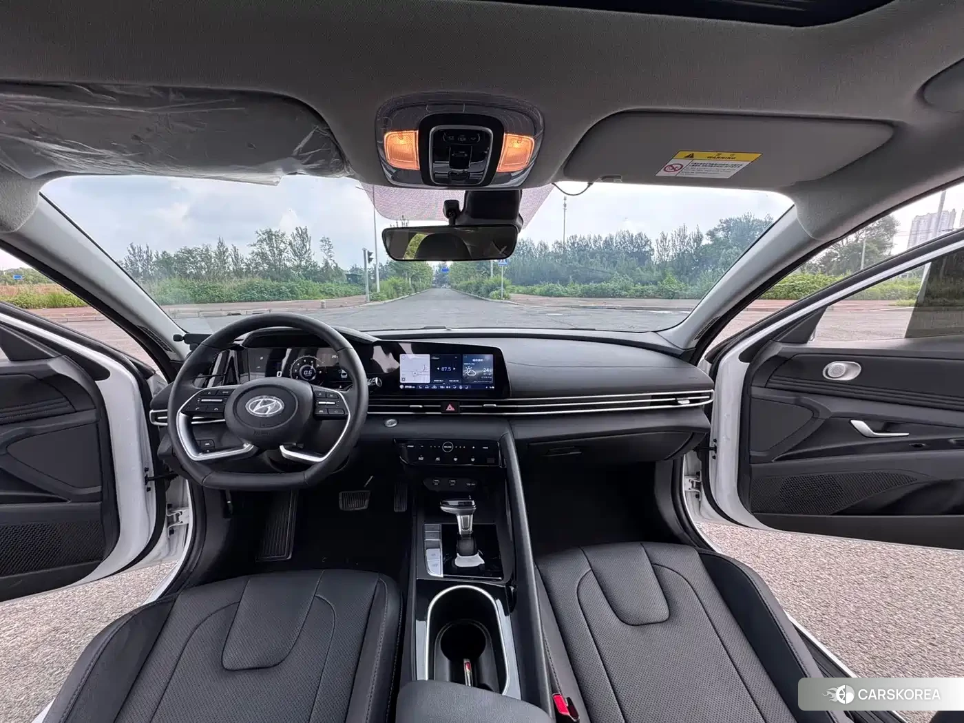 Hyundai Elantra 2023 Белый из Китая, фото 2