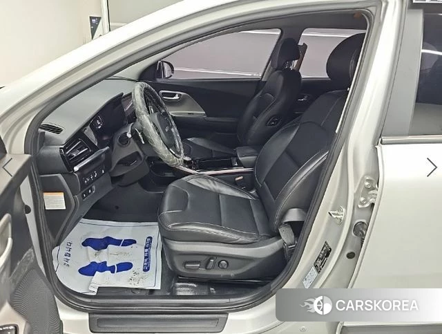 Kia Niro Plus 2022 Серебристо-серый из Кореи, фото 2