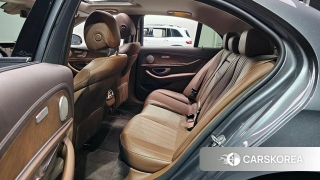 Mercedes-Benz E-Class W213 2018 Серый из Кореи, фото 2