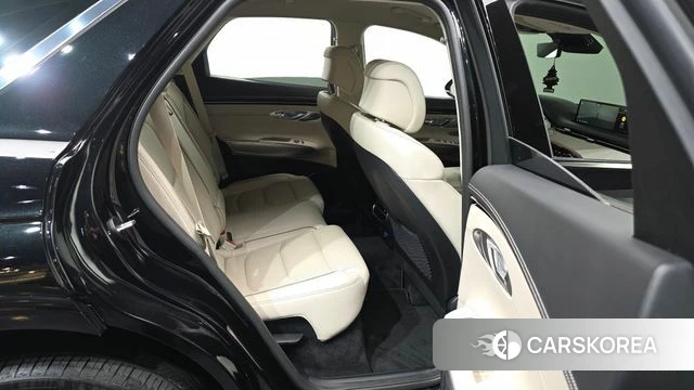 Genesis GV70 2023 Черный из Кореи, фото 2