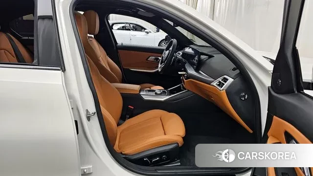 BMW 3 Series (G20) 2025 Белый из Кореи, фото 2