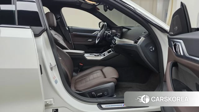 BMW 4 Series (G22) 2024 Белый из Кореи, фото 2