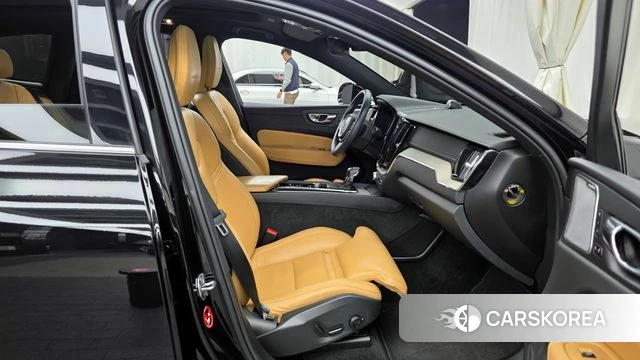 Volvo XC60 second Generation 2020 Черный из Кореи, фото 2