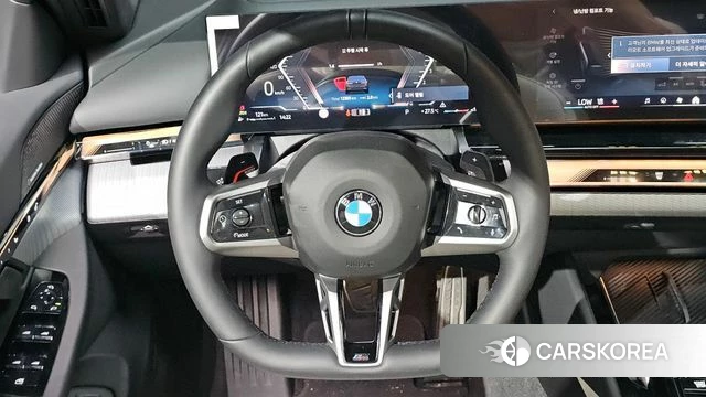 BMW 5 Series (G60) 2025 Серый из Кореи, фото 2
