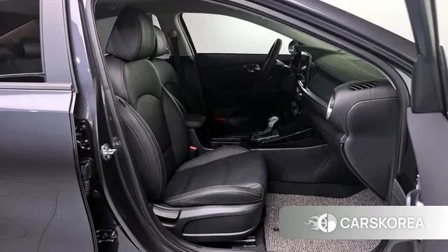 Kia The New K3 2nd generation 2024 Серый из Кореи, фото 2