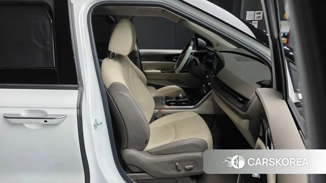 Kia Carnival 4th generation 2023 Белый из Кореи, фото 2