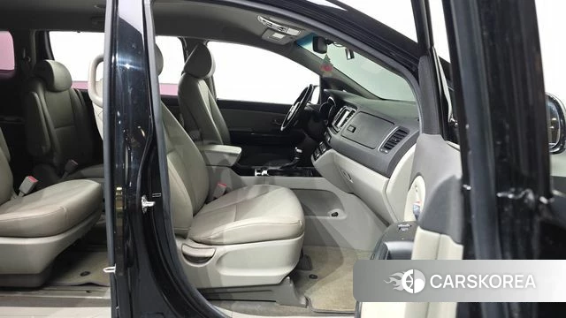 Kia All New Carnival 2018 Черный из Кореи, фото 2