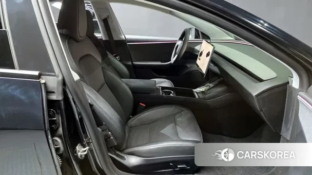 Tesla Model 3 2024 Черный из Кореи, фото 2