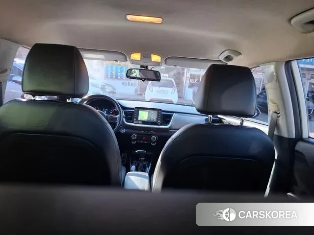 Kia Stonic 2019 Белый из Кореи, фото 2