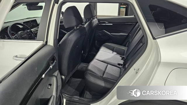 Kia Seltos 2022 Белый из Кореи, фото 2