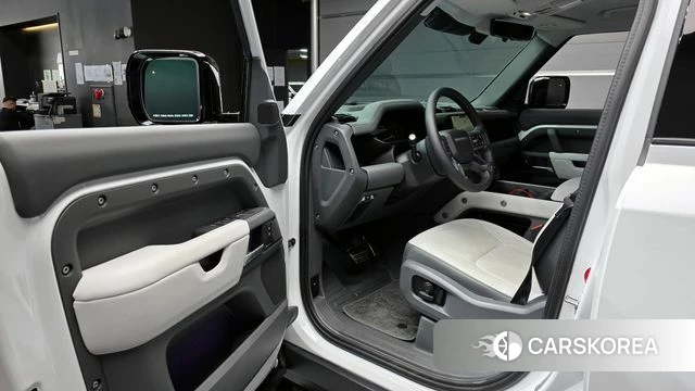 Land Rover Defender (L663) 2025 Белый из Кореи, фото 2