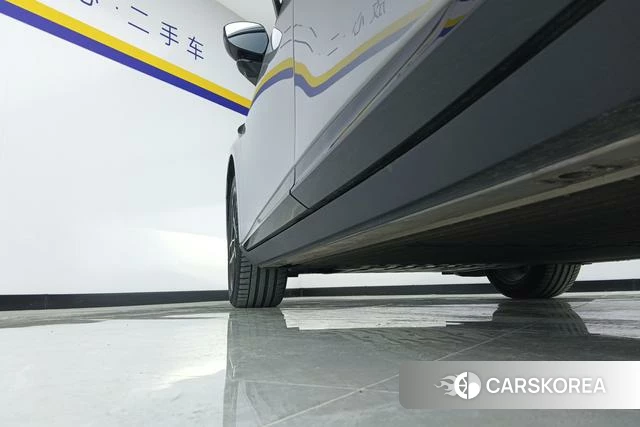 Xiaopeng Motors Xiaopeng P7+ 2025 Темно-серый из Китая, фото 2