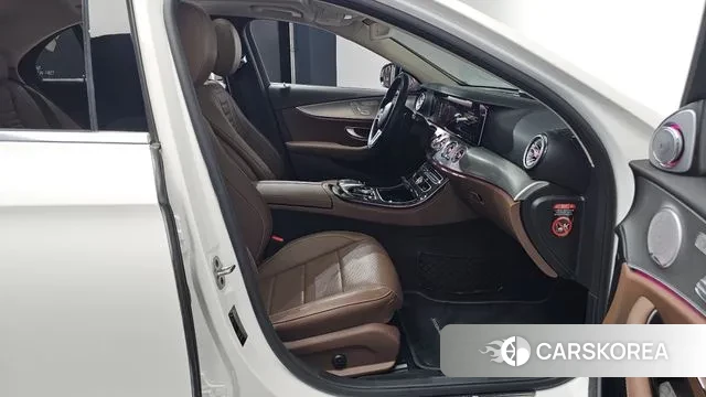 Mercedes-Benz E-Class W213 2019 Белый из Кореи, фото 2