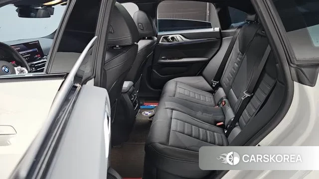 BMW i4 2023 Белый из Кореи, фото 2