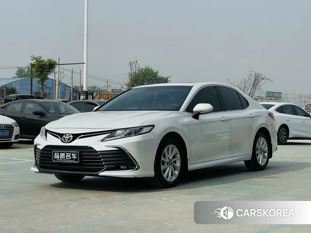 Toyota Camry 2023 Белый из Китая, фото 2
