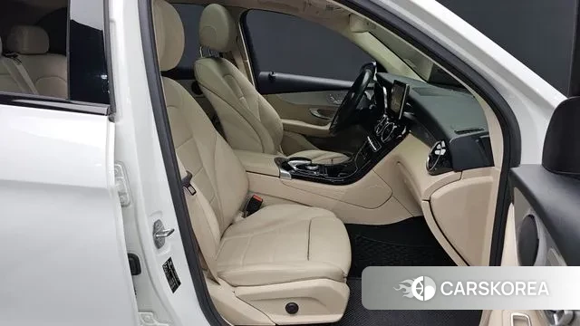 Mercedes-Benz GLC-Class X253 2019 Белый из Кореи, фото 2