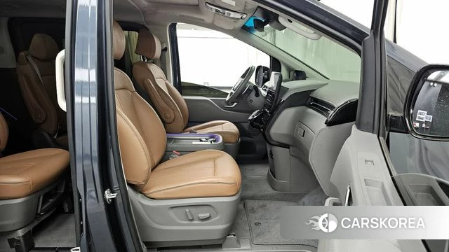 Hyundai Staria 2024 Синий из Кореи, фото 2