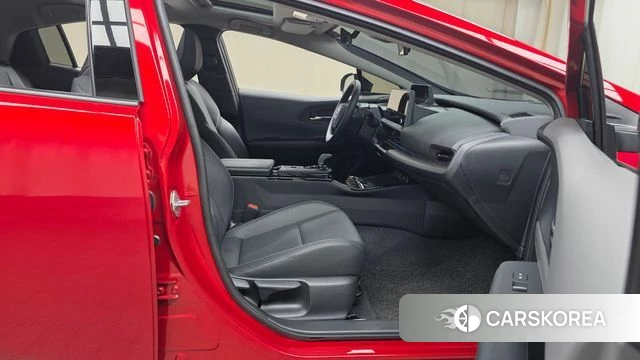 Toyota Prius 5th Generation 2024 Красный из Кореи, фото 2